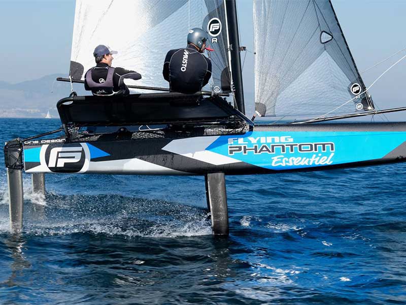 2018-2019 Phantom Catamaran 2018-2019 Phantom Catamaran