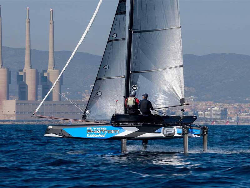 2018-2019 Phantom Catamaran 2018-2019 Phantom Catamaran
